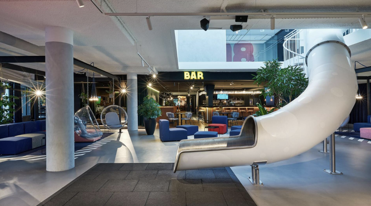 Glijbaan in HUP hotel Mierlo